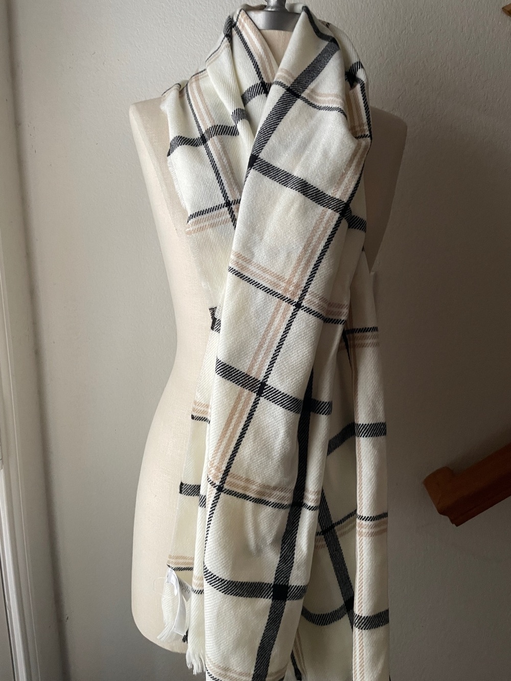 GAP Scarf - Picture 3 of 4
